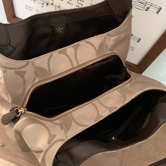 Coach Purse - Picture 4 of 5